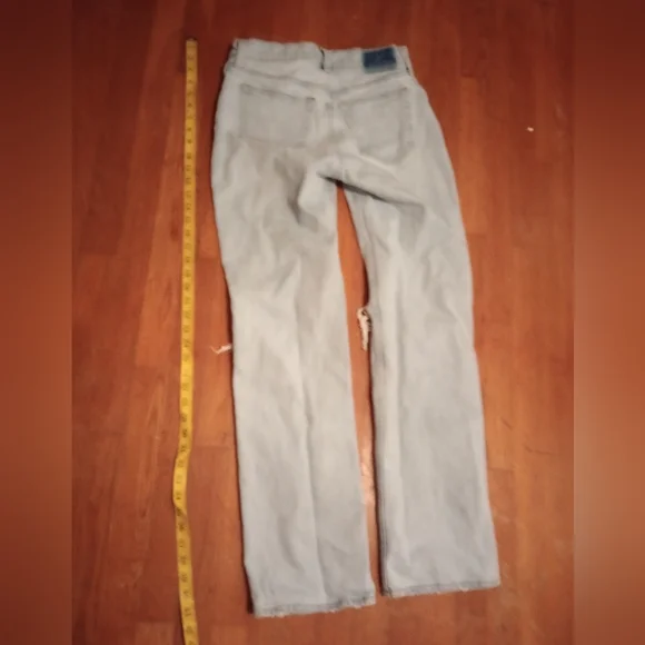 Abercrombie&Fitch The Baggy Low Rise Jeans Light Wash Ripped Size 24 00 - Picture 6 of 7